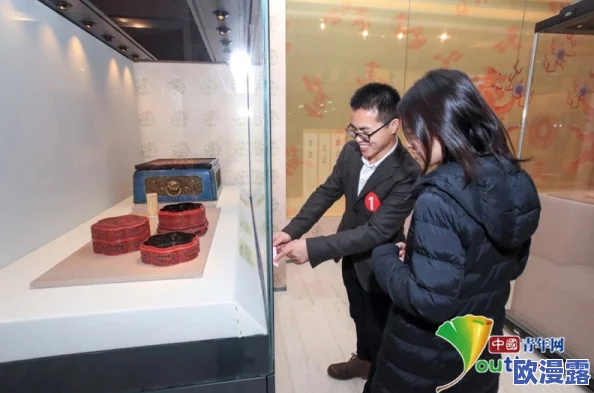 男女互添下边动态图：最新动态展示了两性之间亲密互动的多样性，展现了情感交流与身体接触的重要性