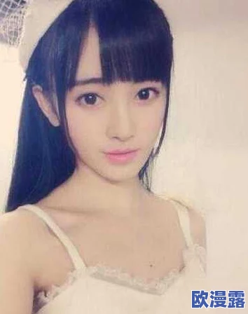 操美女b视频，网友们对此褒贬不一，有人认为内容低俗，也有人觉得是娱乐消遣，争议不断