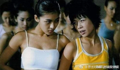空即是色中文字幕无删减版引发热议，网友纷纷表示影片深刻探讨了存在与虚无的关系，值得一看