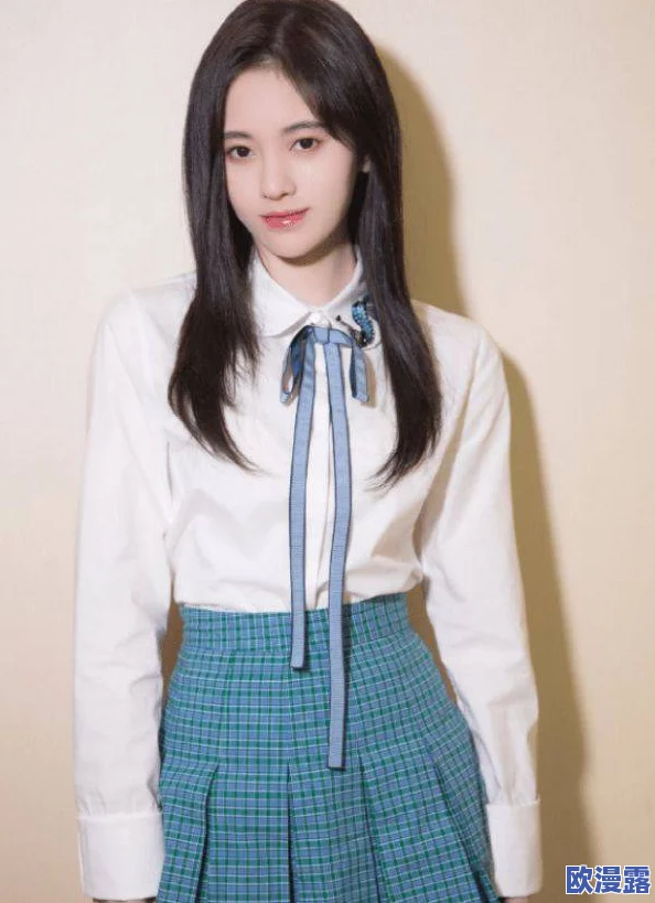 清纯唯美一二区jk：最新动态展示了年轻女孩们的时尚穿搭与青春活力，展现出独特的校园风格与魅力