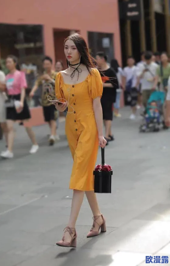 美国美女黄色片：最新动态揭示了该领域的市场变化与观众偏好的转变，吸引了更多年轻人的关注与参与