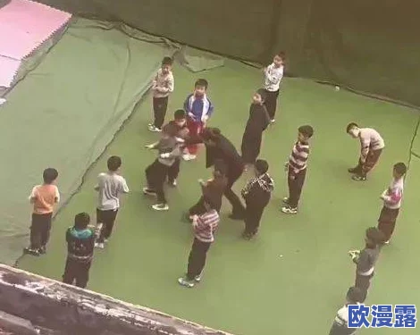 撩起裙子扒下小内裤打屁股，近日网络热议此话题，引发众多网友讨论其背后的社会现象与文化影响