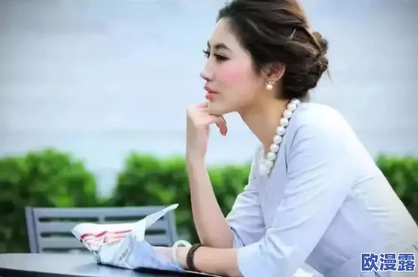 探索女性欲望的极致体验：让女人爽到流水的小说之旅