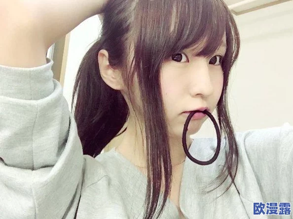 にされた乳揉み痴汉电车t101：最新动态揭示了该作品在粉丝中的热度持续上升，相关讨论愈发活跃