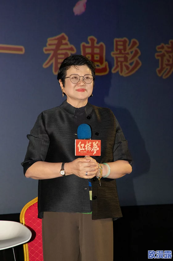 精品香港经典三级在线看：最新动态与观影推荐，带你领略不一样的影视体验，尽享精彩内容