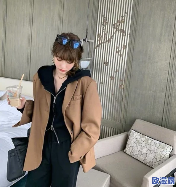 探索欧美精品的魅力：第12页带你领略独特风格与时尚潮流的完美结合