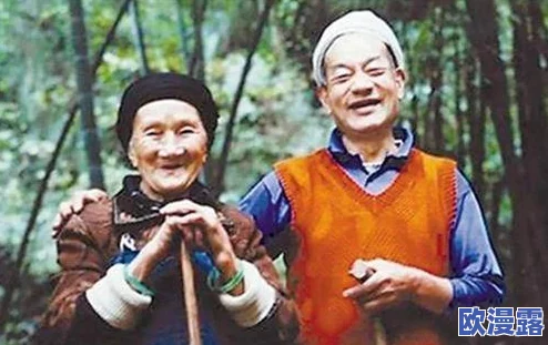 翁公与小静之间的奇妙冒险：粗大情感交织下的温暖故事