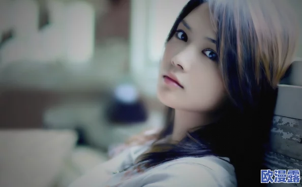 探索美国大肥婆在情感与身体交融中的独特体验：一场关于自我认同与爱的深刻旅程