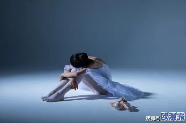 探索绳艺捆绑紧缚美女的艺术：感受美与束缚交织的独特魅力