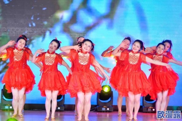 可乐操丁香:一场燃爆全场的音乐盛宴,激情四溢引发热潮! 可乐操丁香:一场燃爆全场的音乐盛宴,激情四溢引发热潮!