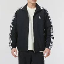 三叶草gy4425：全新设计理念引领时尚潮流，助力运动与休闲完美结合，展现个性魅力与舒适体验