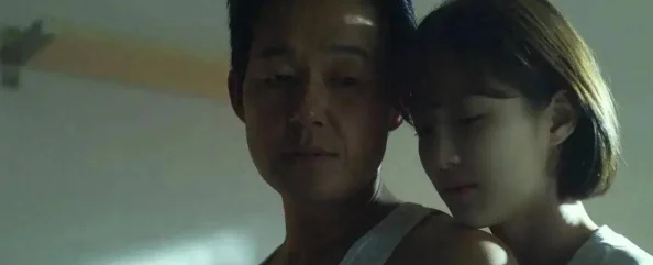 探索韩国影视中的边摸边做大尺度床戏：情感与欲望交织的视觉盛宴