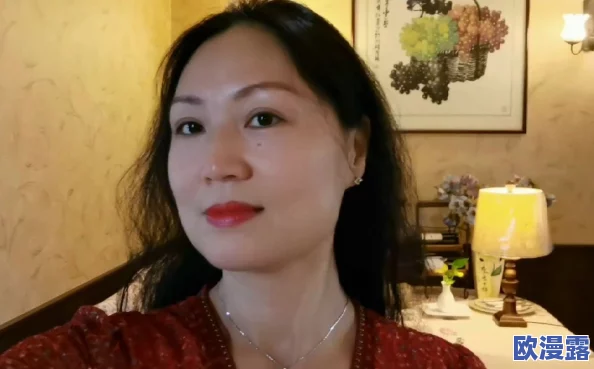 丰满五十路：探讨中年女性的魅力与生活态度，展现她们在岁月洗礼下的自信与风采
