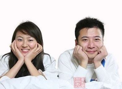 当男人狂躁时，女人的进出如何影响情感与关系的微妙变化