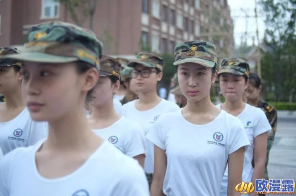 探索空姐职业背后的故事：从优雅服务到生活中的真实挑战，揭开一级空姐的多面人生