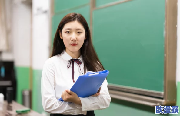 探索年轻漂亮私人女教师的在线教学魅力，感受知识与美丽的完美结合