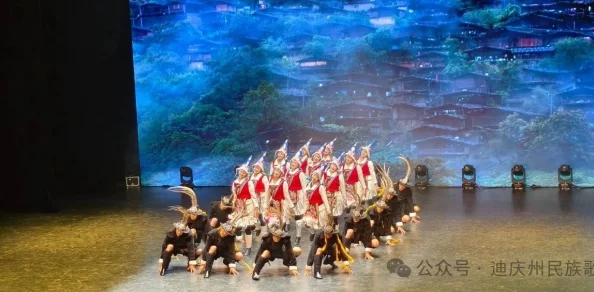 探索女帝汉库克的魅力:动态展示她的优雅与力量,揭示裸乳艺术之美的独特视角 探索女帝汉库克的魅力:动态展示她的优雅与力量,揭示裸乳艺术之美的独特视角