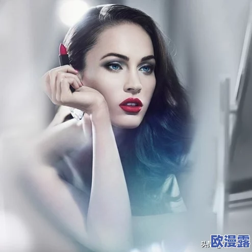 探索美丽与魅力的交汇点：看美女的逼逼，感受视觉艺术与女性之美的完美结合