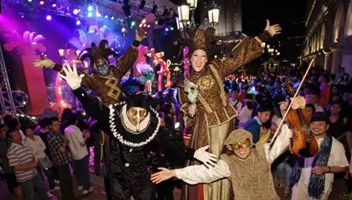 探索午夜之爱：一场关于激情与浪漫的免费视频盛宴，带你领略夜晚的无限魅力与心动瞬间