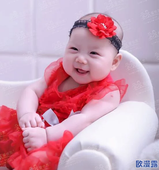 白鹿喂孩子喝母乳，这种温馨的画面让人感受到自然与生命的奇妙