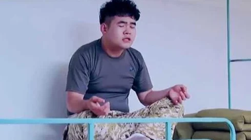 被教官按在寝室狂c到腿软,这种情节真是让人感到震惊,难以想象! 被教官按在寝室狂c到腿软,这种情节真是让人感到震惊,难以想象!