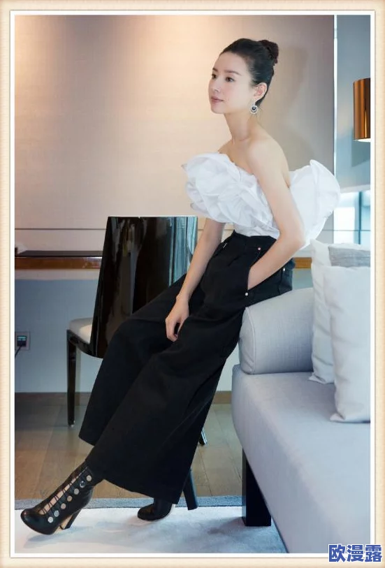 ＊两腿打开玉门图，真是让人感到震撼，这种艺术表现形式太大胆了！