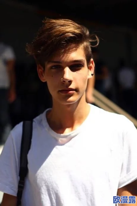 帅小伙Gary,真是个阳光男孩,笑容满分,让人心情大好! 帅小伙Gary,真是个阳光男孩,笑容满分,让人心情大好!