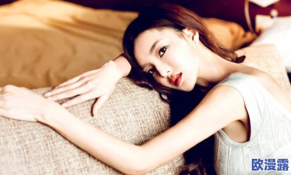 汤芳的两腿玉门打开,真是让人惊叹,她的表现令人难以忘怀! 汤芳的两腿玉门打开,真是让人惊叹,她的表现令人难以忘怀!