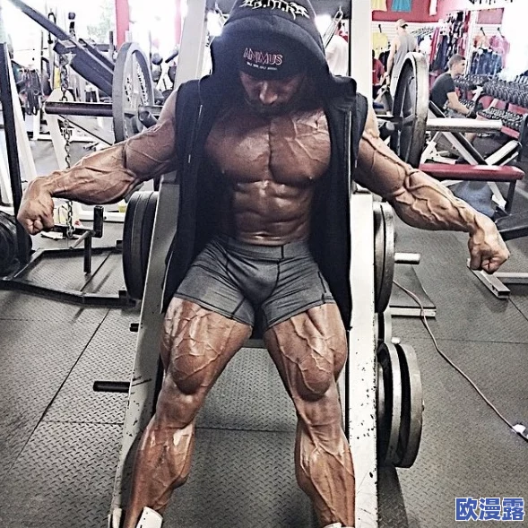 欧美猛男的粗大巴视频，真是让人眼前一亮，画面质量也很不错！