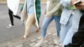 ＊两腿玉门大开，真是让人感到震惊，这样的行为实在不应该被纵容