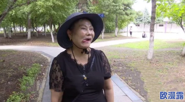 的意思打牌不盖被子照片，这种生活态度真是让人哭笑不得，难道就不能好好休息吗？