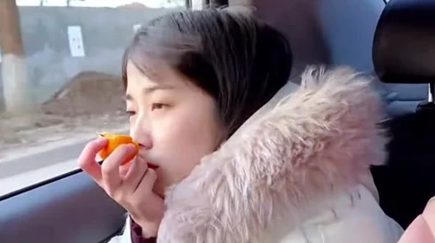 饥渴videos,真是让人目不暇接,每个视频都充满了惊喜和刺激! 饥渴videos,真是让人目不暇接,每个视频都充满了惊喜和刺激!