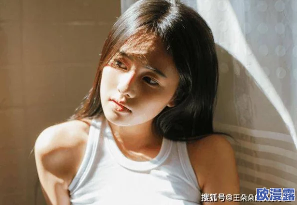 美女扣逼软件，功能强大但使用需谨慎，保护个人隐私很重要