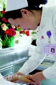日本护士献身取精xxxxx26，网友纷纷表示震惊，对这种行为感到不可思议