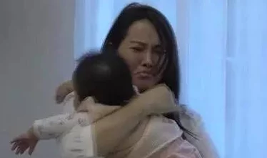 脱裤子打美女屁屁网站，这种内容真是让人哭笑不得，网友们怎么看呢？