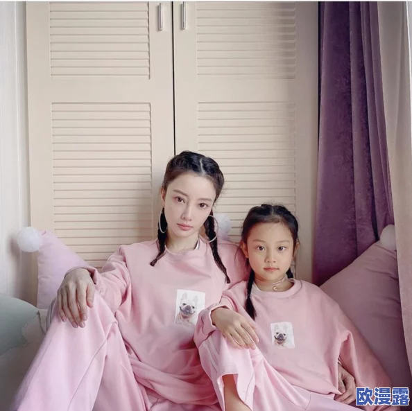 李小璐下面真紧好多水，网友们纷纷表示这让人想入非非，真是太吸引眼球了