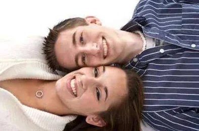 欧美18-19sex性，讨论这个话题时，我们应该更加关注青少年的心理健康和教育