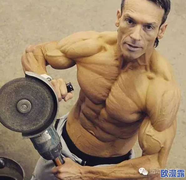 空少被猛男双龙GⅤ2024，网友纷纷表示这部作品的情节设定真是让人意想不到