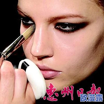 3ce九色眼影人间水蜜桃竟然在上线当天售罄，成为美妆界最热销单品，令人瞩目的销售神话再现！