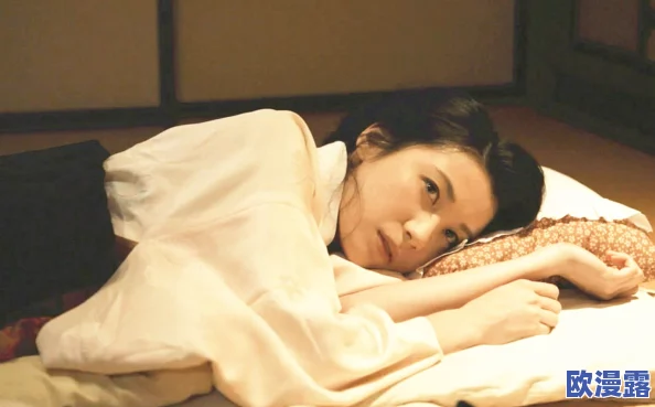 日本三级影视，虽然内容争议不断，但在某些文化背景下却有其独特的魅力