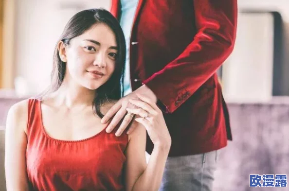 熟女俱乐部五十路二区AV惊爆内幕揭秘：这些女星的真实生活与银幕形象大相径庭，背后故事令人震惊！