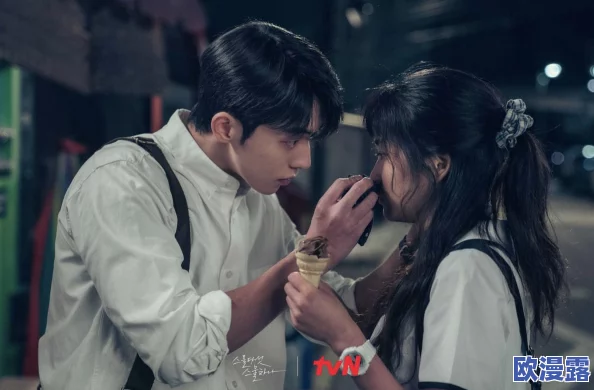 成年人午夜免费视频惊爆信息：最新热门影片曝光引发热议观众纷纷点赞评论区火爆讨论不容错过的精彩内容