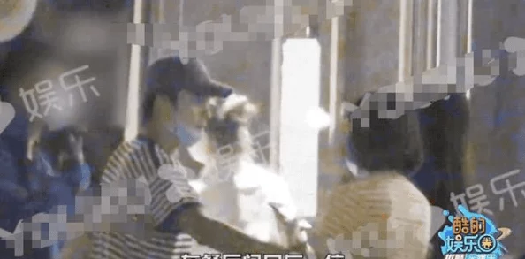 老人洗澡自拍xxx互摸！惊爆：独家曝光老人群体秘密活动现场，引发社会震撼！