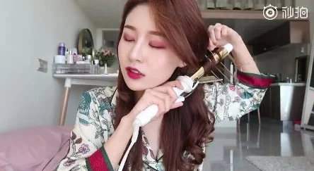 狂躁美女大BBBBBB视频1网友认为这部视频充满了激情与活力，展现了独特的魅力和风格，令人印象深刻