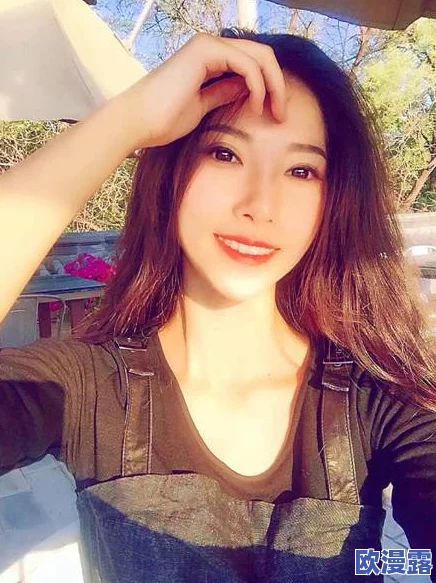 美女很黄很黄是免费的·无遮挡网站网友认为该网站内容丰富但需注意安全性和合法性，建议谨慎浏览以免遭遇不良信息