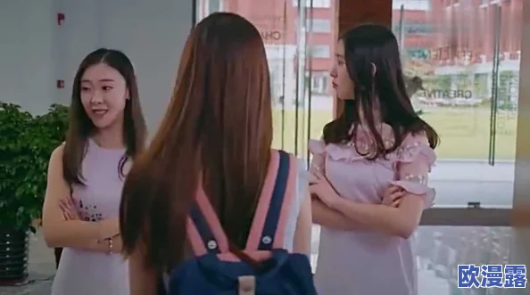 两根黑人粗大挺进校花美女，真是让人惊讶的场景，令人难以置信！