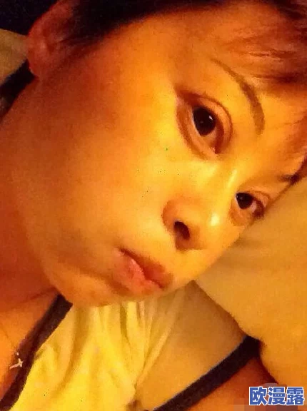 老板把舌头伸进我的私密网友纷纷表示震惊和愤怒，认为这种行为严重侵犯了个人隐私和尊严，呼吁加强职场性骚扰的法律保护