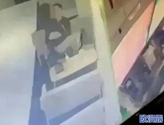 美女脱了内裤张开腿亲吻男生视频引发热议网友纷纷评论内容尺度过大是否应加强监管