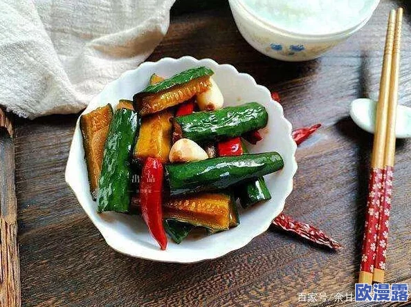 公翁和我在厨房猛烈进出视频惊爆内幕曝光竟然是为了制作绝密家传菜谱引发网友热议