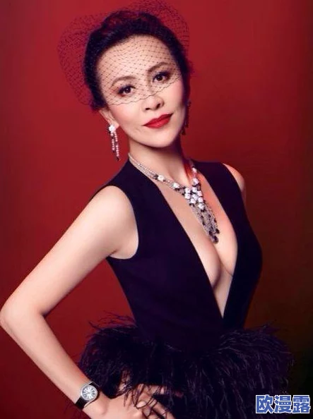 刘嘉玲大胆丰7：揭示她如何在时尚与自信之间找到完美平衡的独特之路